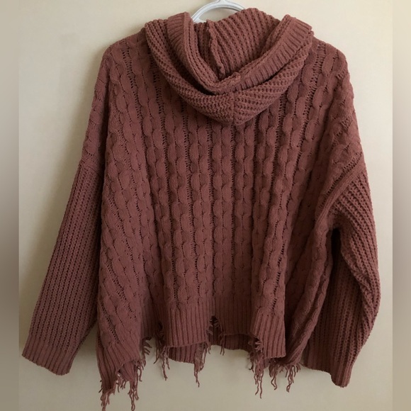 Hooded Sweater - Picture 3 of 6